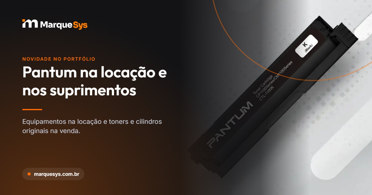 Cartucho de toner original Pantum sobre fundo claro