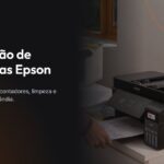 Multifuncional Epson EcoTank com tanques de tinta frontais numa bancada de escritório, na arte do artigo sobre manutenção de impressoras Epson da MarqueSys