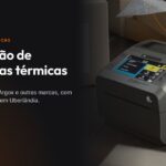 Impressora de etiquetas Zebra ZD621d numa bancada de expedição, ao lado de caixas e plástico-bolha, na arte do artigo sobre manutenção de impressoras térmicas da MarqueSys
